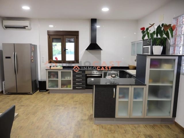 4 bedroom Villa for sale in L'Olleria with pool garage - € 300,000 (Ref: 9634874)