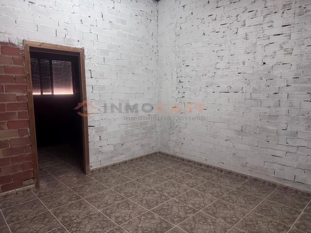 Commercieel te huur in L'Olleria - € 500 (Ref: 9634883)