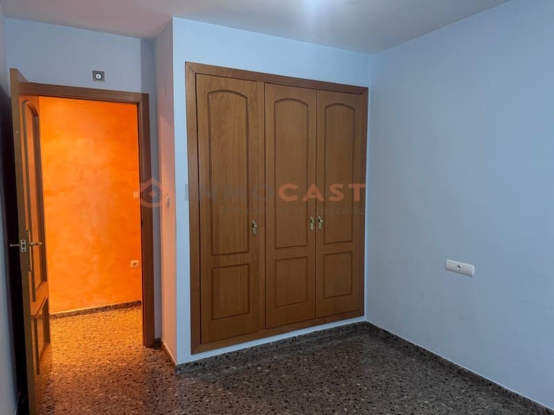 3 bedroom Flat for sale in L'Olleria - € 125,000 (Ref: 9634887)