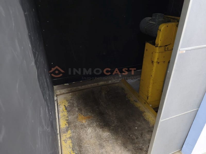 Commercieel te huur in L'Olleria - € 1.200 (Ref: 9634888)