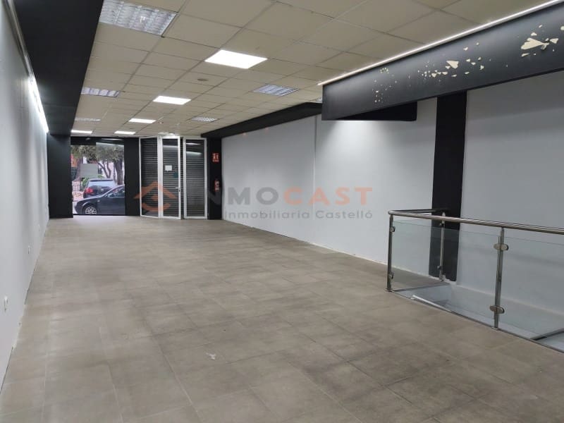 Commercieel te huur in L'Olleria - € 1.200 (Ref: 9634888)