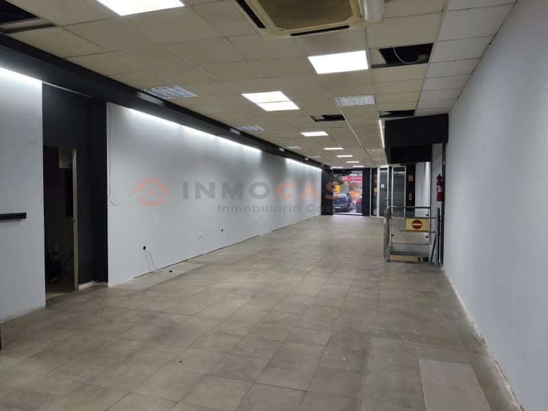 Commercieel te huur in L'Olleria - € 1.200 (Ref: 9634888)