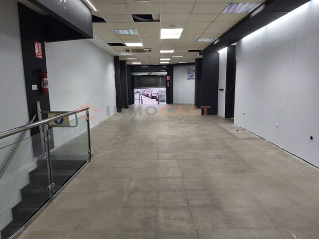 Commercieel te huur in L'Olleria - € 1.200 (Ref: 9634888)