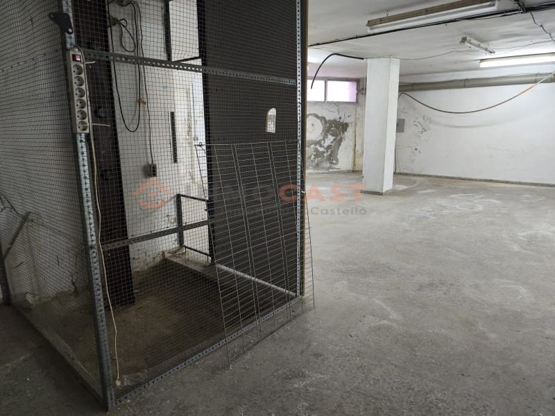 Commercieel te huur in L'Olleria - € 1.200 (Ref: 9634888)