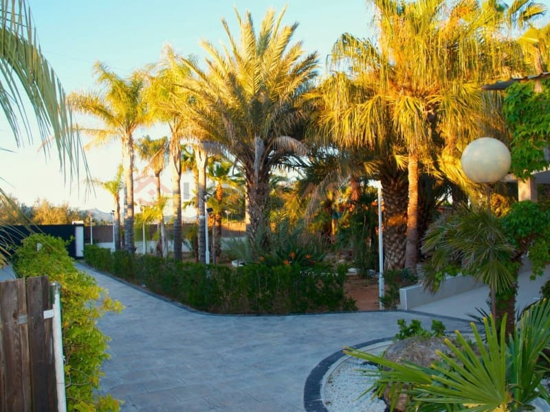 7 sovrum Villa till salu i Betera med pool garage - 990 000 € (Ref: 9634889)