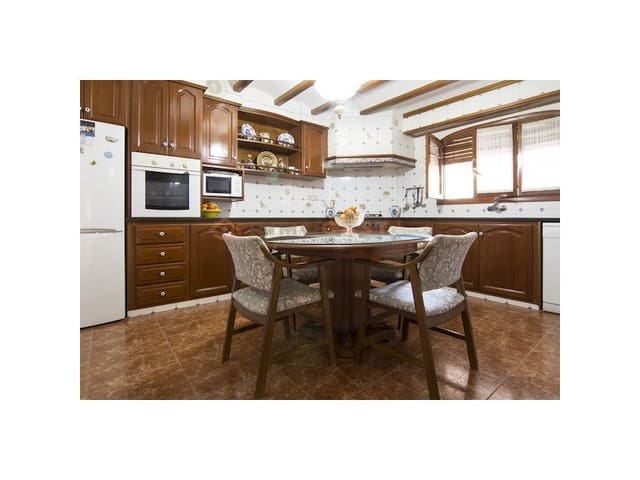 6 quarto Casa em Banda para venda em Canals com garagem - 400 000 € (Ref: 9634893)