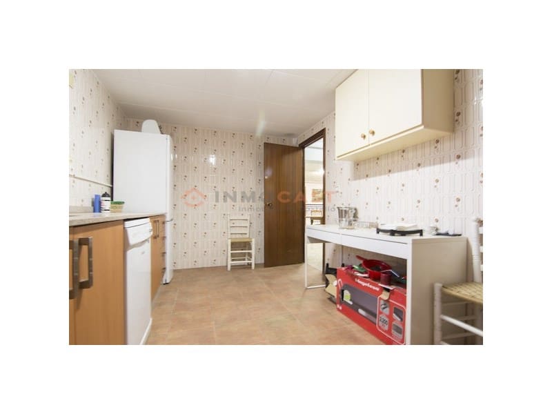 6 soverom Hus til salgs i Canals med garasje - € 400 000 (Ref: 9634893)