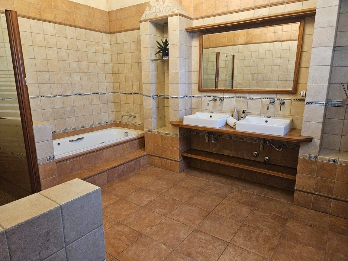 6 camera da letto Finca/Casa di Campagna in vendita in Catral con piscina garage - 850.000 € (Rif: 10020980)