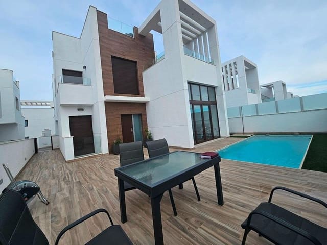 3 sypialnia Willa na sprzedaż w Los Balcones - Los Altos, Torrevieja z basenem garażem - 495 000 € (Ref: 10049370)