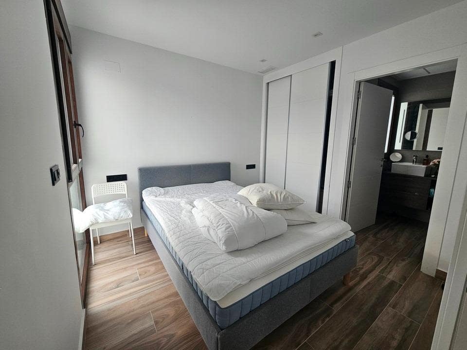 3 sypialnia Willa na sprzedaż w Torrevieja z basenem garażem - 495 000 € (Ref: 10049370)
