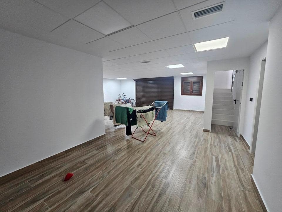 3 sypialnia Willa na sprzedaż w Torrevieja z basenem garażem - 495 000 € (Ref: 10049370)
