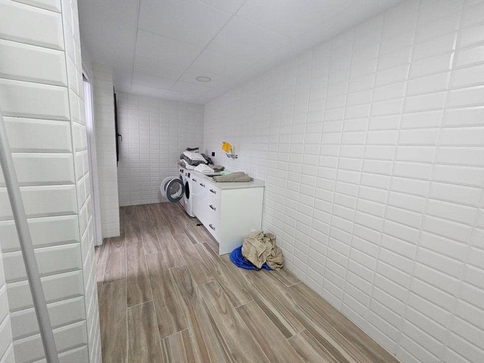 3 sypialnia Willa na sprzedaż w Torrevieja z basenem garażem - 495 000 € (Ref: 10049370)