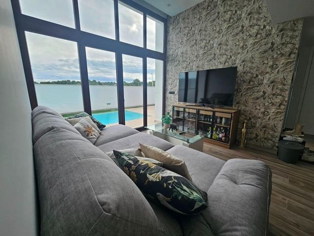3 sypialnia Willa na sprzedaż w Los Balcones - Los Altos, Torrevieja z basenem garażem - 495 000 € (Ref: 10049370)