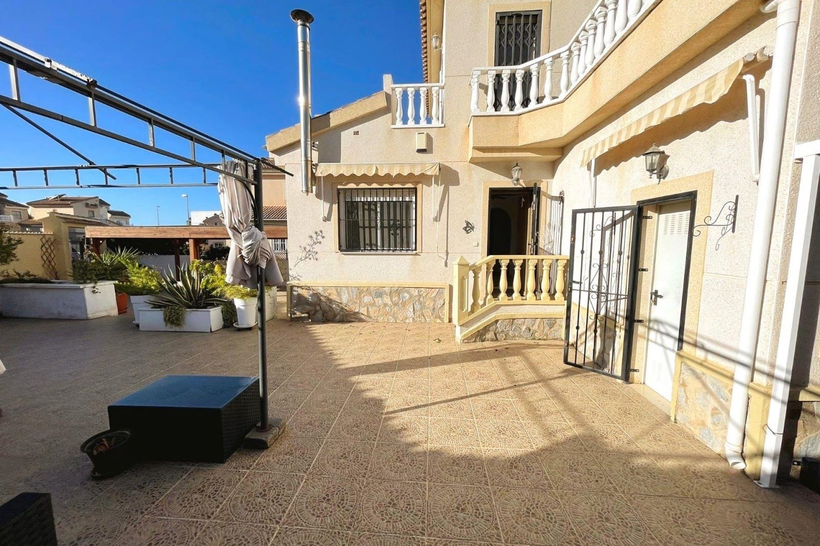 3 sovrum Villa till salu i Rojales med pool garage - 285 000 € (Ref: 10076480)