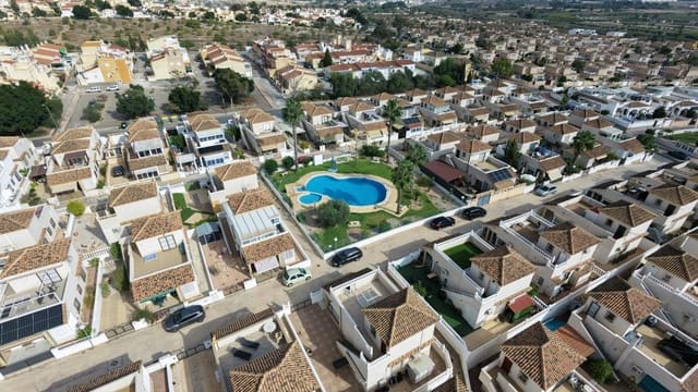 3 soveværelse Villa til salg i San Fulgencio med swimmingpool - € 239.000 (Ref: 10094753)