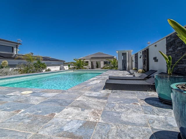 3 soverom Villa til salgs i San Fulgencio med svømmebasseng garasje - € 499 000 (Ref: 10147192)