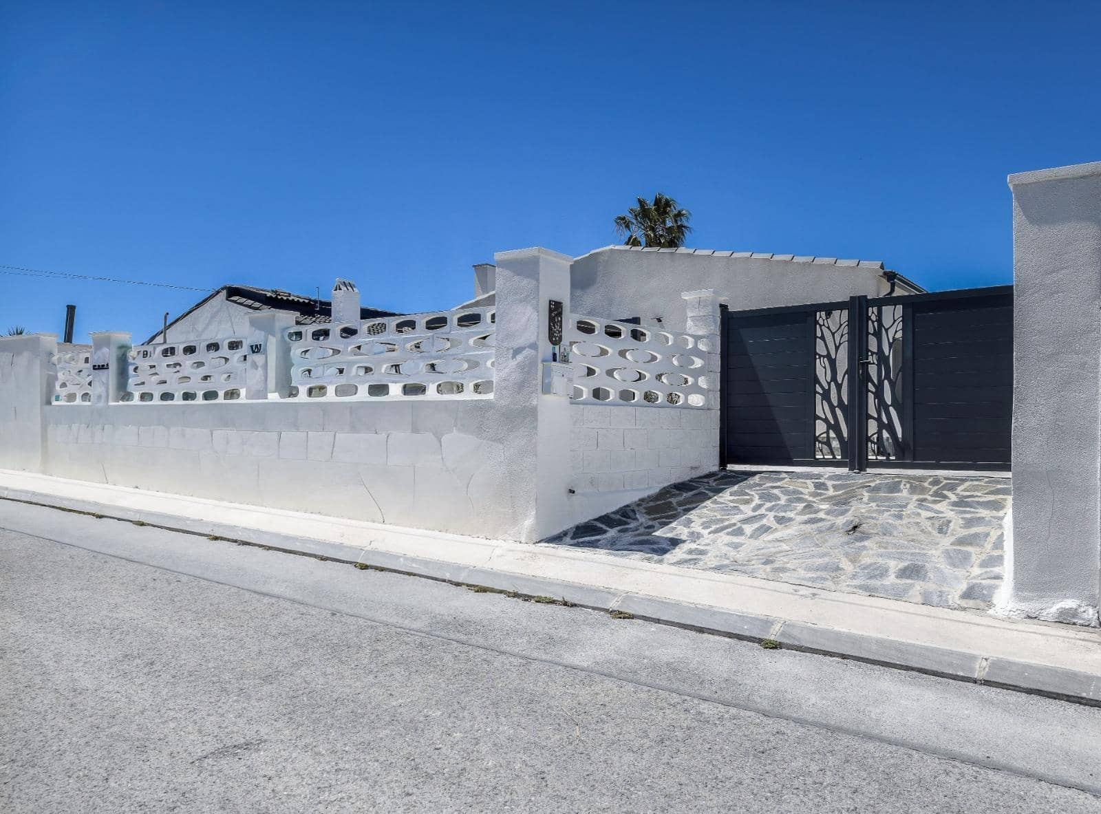 3 bedroom Villa for sale in San Fulgencio with pool garage - € 499,000 (Ref: 10147192)