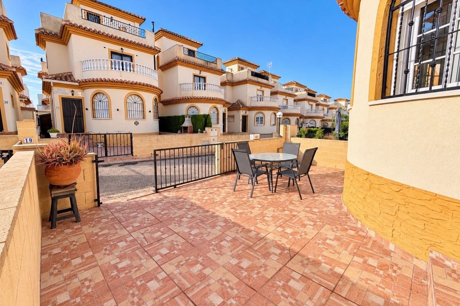 3 Zimmer Villa zu verkaufen in San Fulgencio mit Pool - 195.000 € (Ref: 10155328)