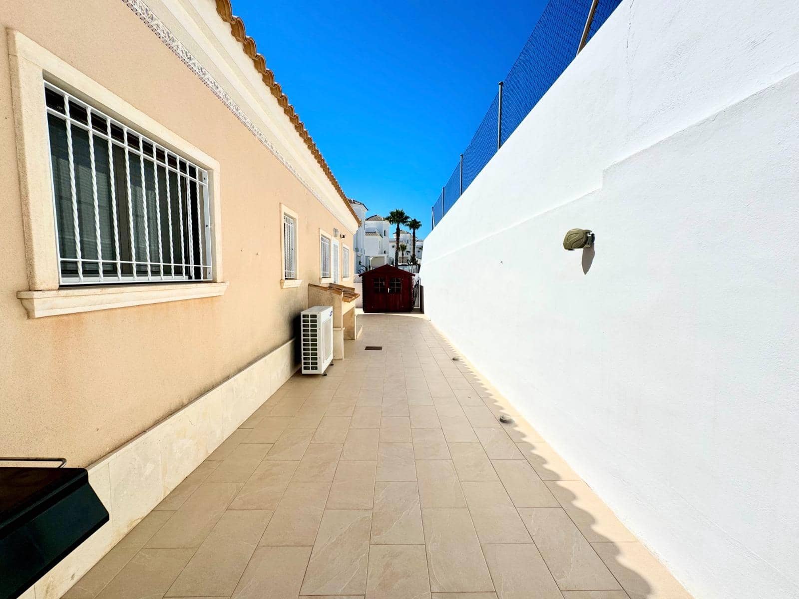 3 bedroom Villa for sale in San Fulgencio with pool - € 370,000 (Ref: 10155329)