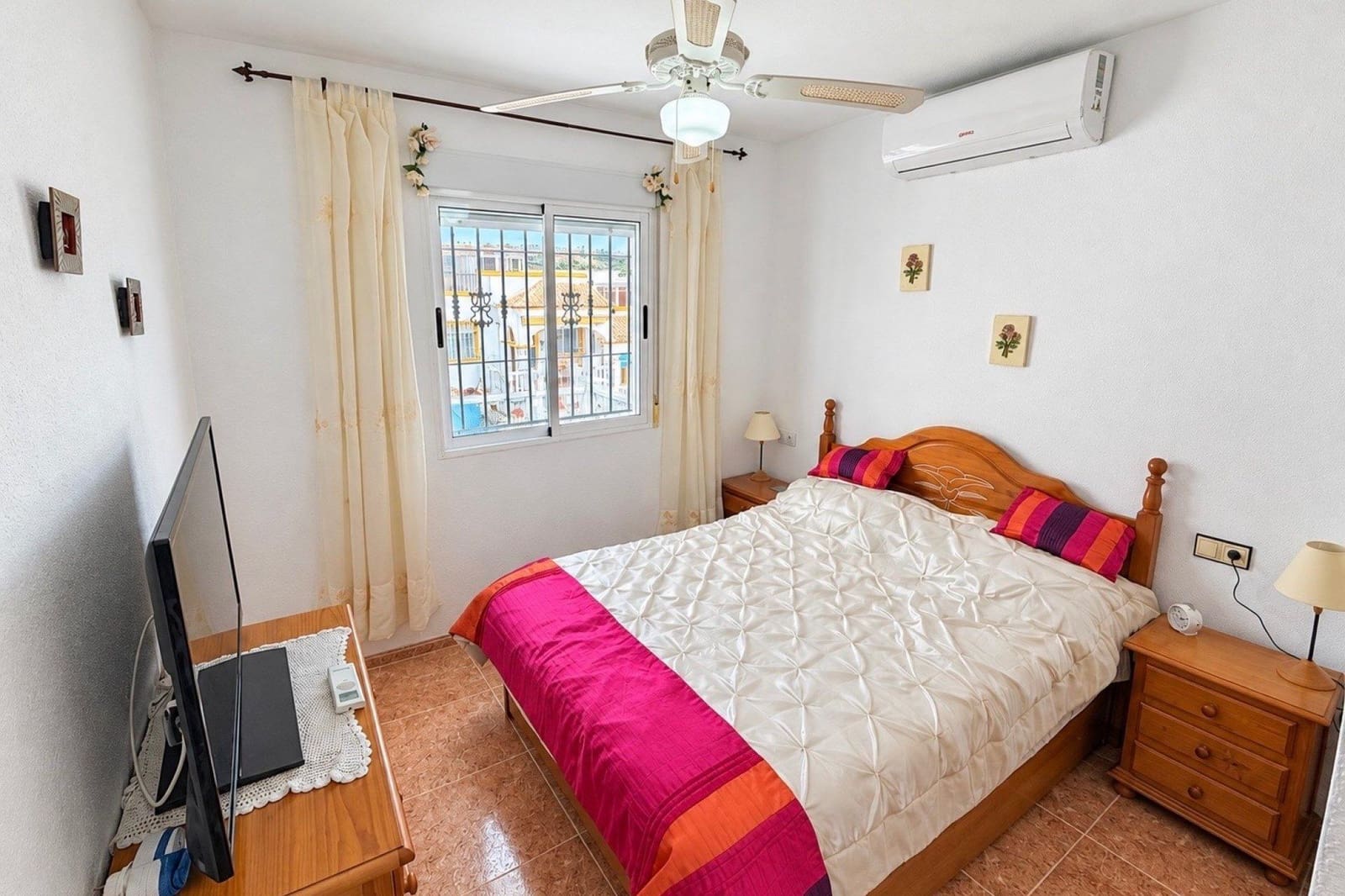 3 sypialnia Dom blizniak na sprzedaż w San Fulgencio z basenem garażem - 195 000 € (Ref: 10161559)