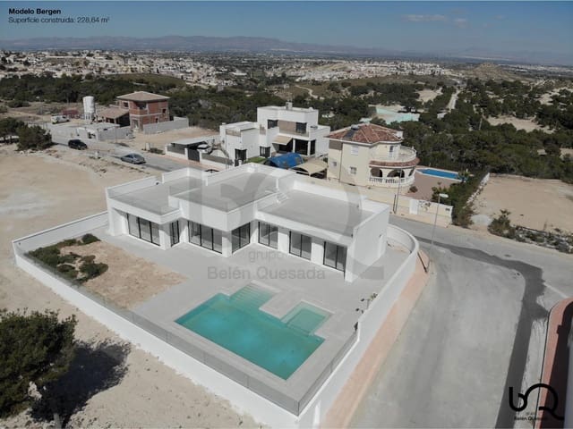 5 bedroom Villa for sale in La Marina, Elche / Elx - € 712,000 (Ref: 7764429)