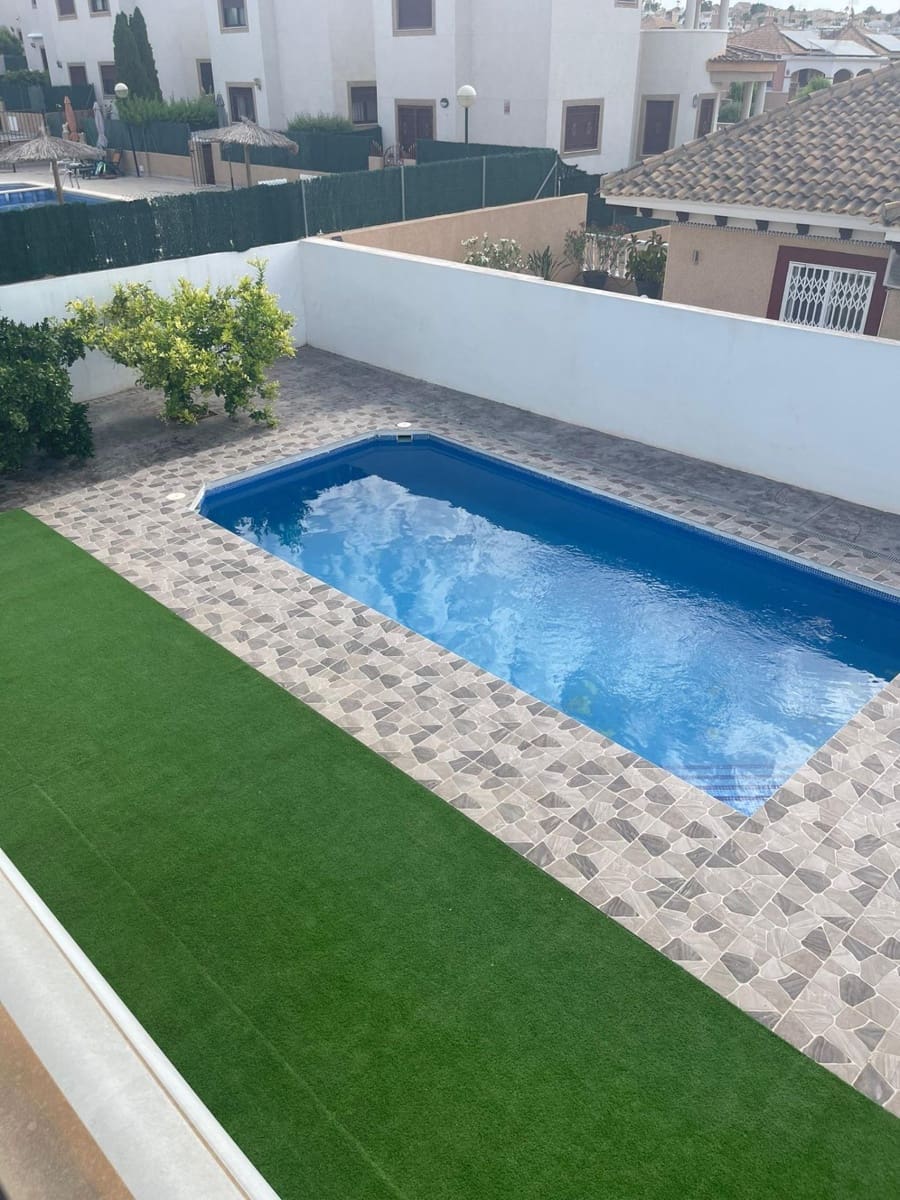 6 Zimmer Villa zu verkaufen in La Marina mit Pool Garage - 695.995 € (Ref: 7814449)