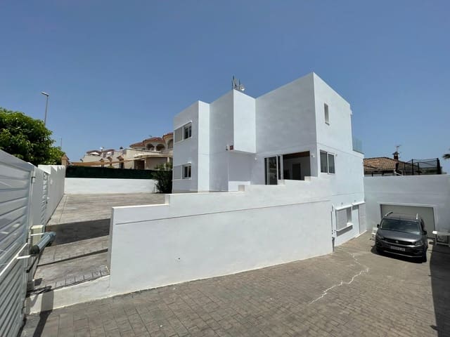 6 Zimmer Villa zu verkaufen in La Marina, Elche / Elx mit Pool Garage - 695.995 € (Ref: 7814449)
