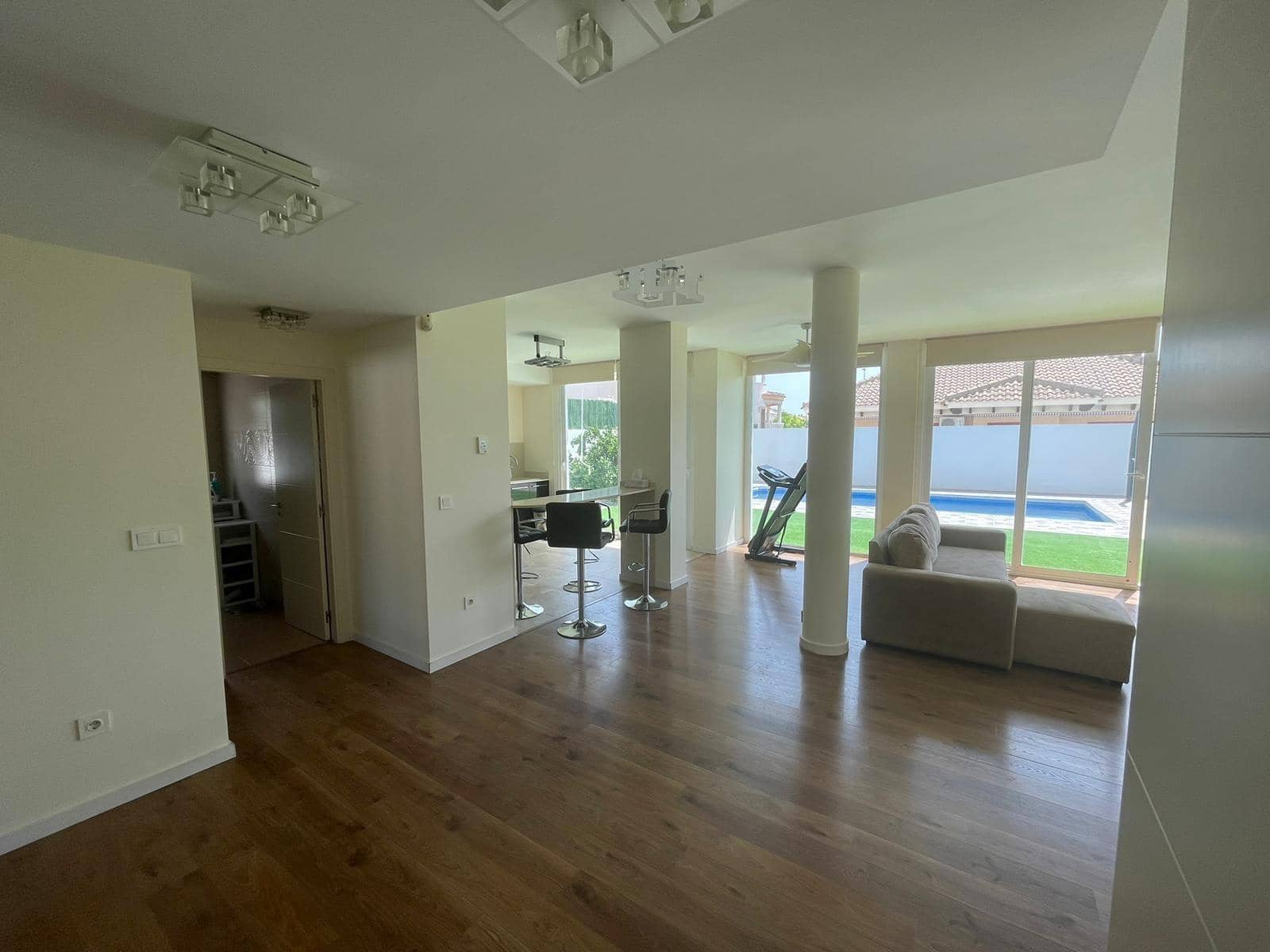 6 Zimmer Villa zu verkaufen in La Marina mit Pool Garage - 695.995 € (Ref: 7814449)