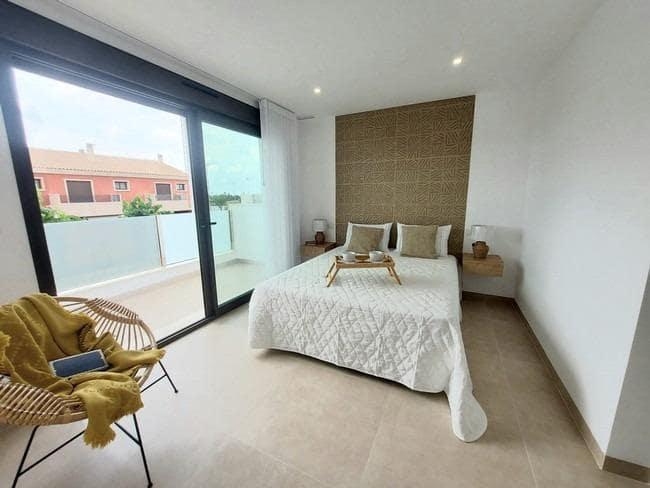 3 Zimmer Villa zu verkaufen in San Pedro del Pinatar mit Pool - 395.000 € (Ref: 7827721)