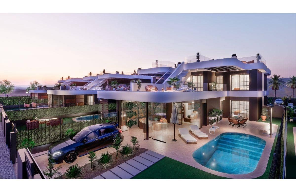 Chalet de 3 habitaciones en Los Alcázares en venta con piscina - 389.900 € (Ref: 8052931)