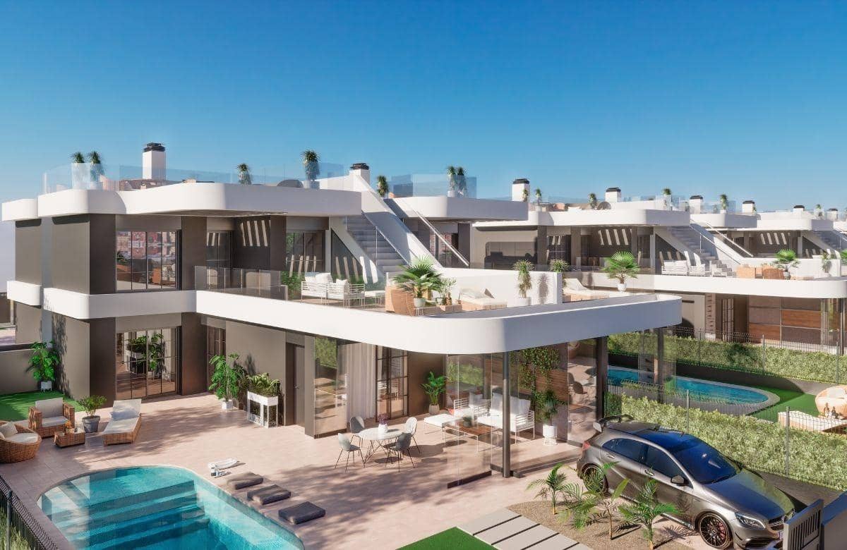 Chalet de 3 habitaciones en Los Alcázares en venta con piscina - 389.900 € (Ref: 8052931)