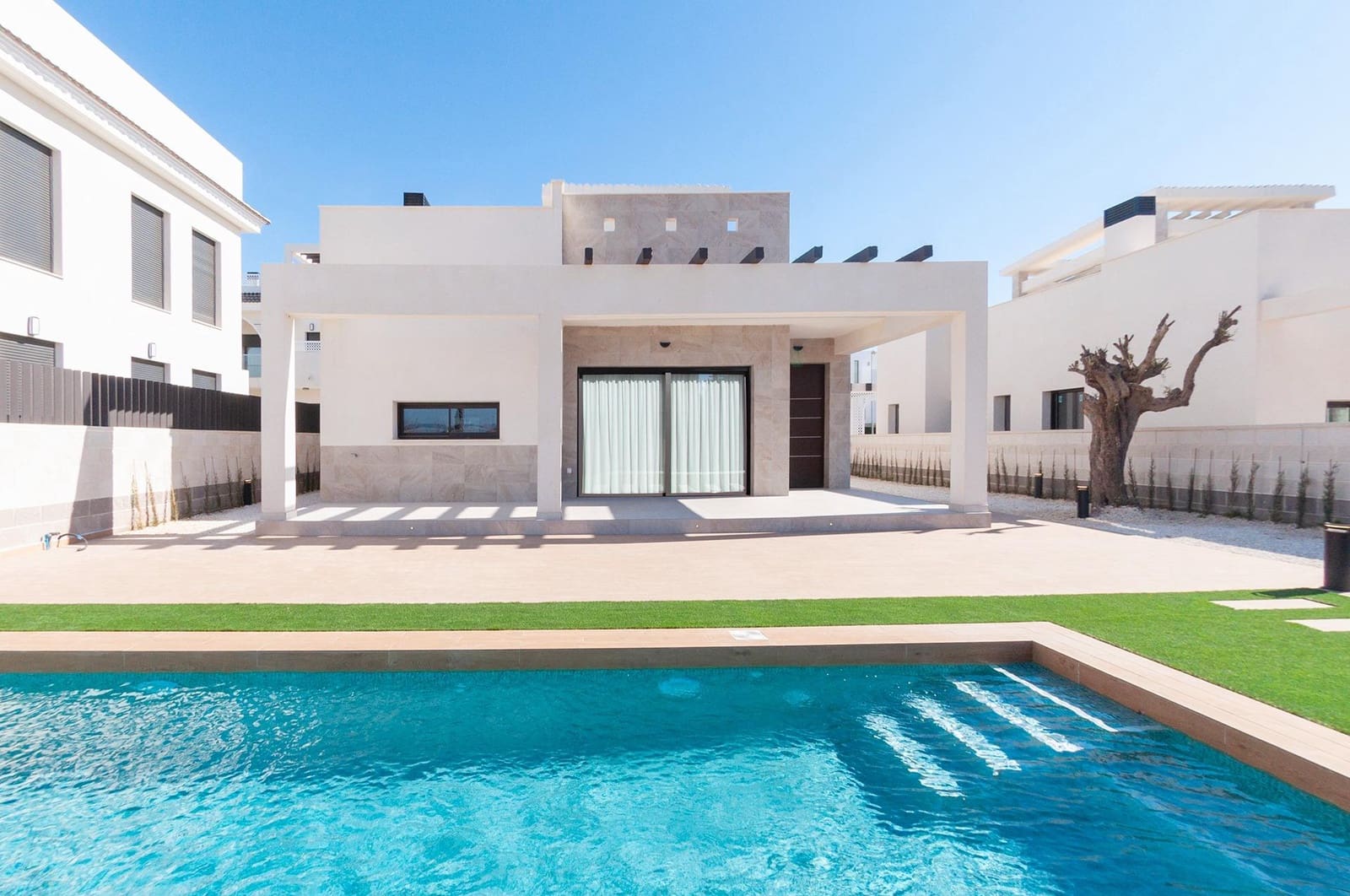 3 bedroom Villa for sale in Ciudad Quesada with pool - € 632,200 (Ref: 8078583)