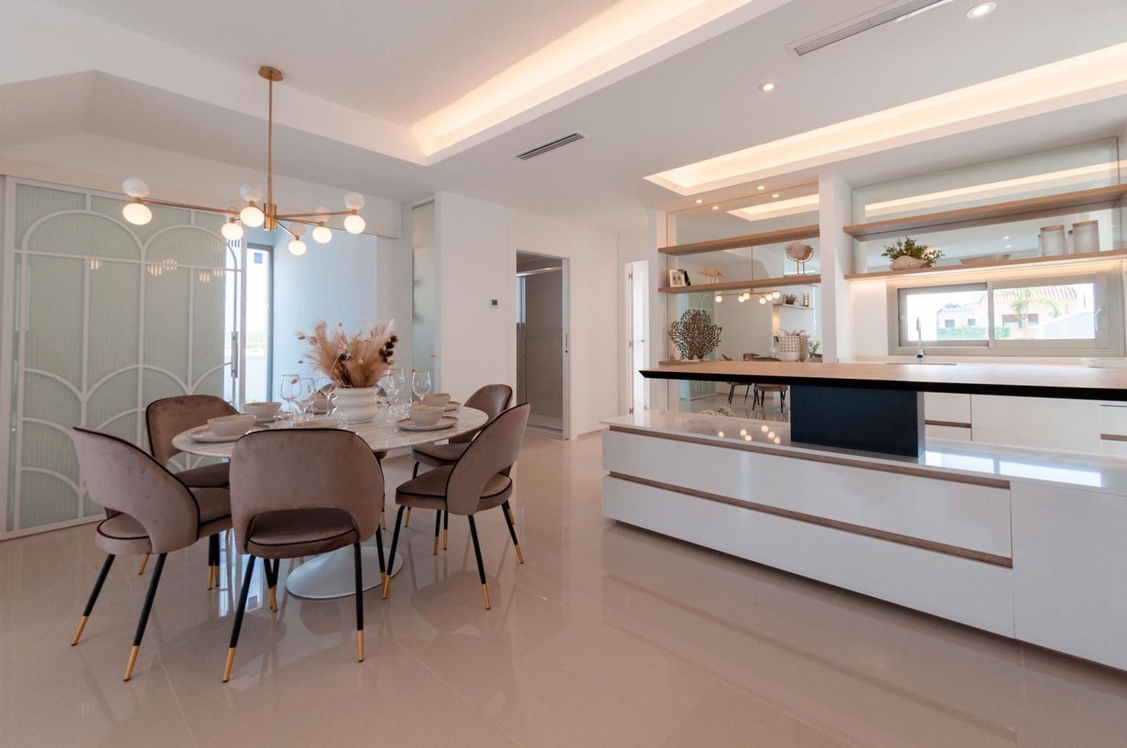 3 soverom Villa til salgs i Los Alcazares med svømmebasseng garasje - € 552 500 (Ref: 8086657)