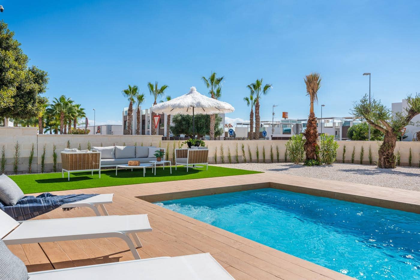 3 bedroom Villa for sale in Ciudad Quesada with pool - € 620,650 (Ref: 8114784)