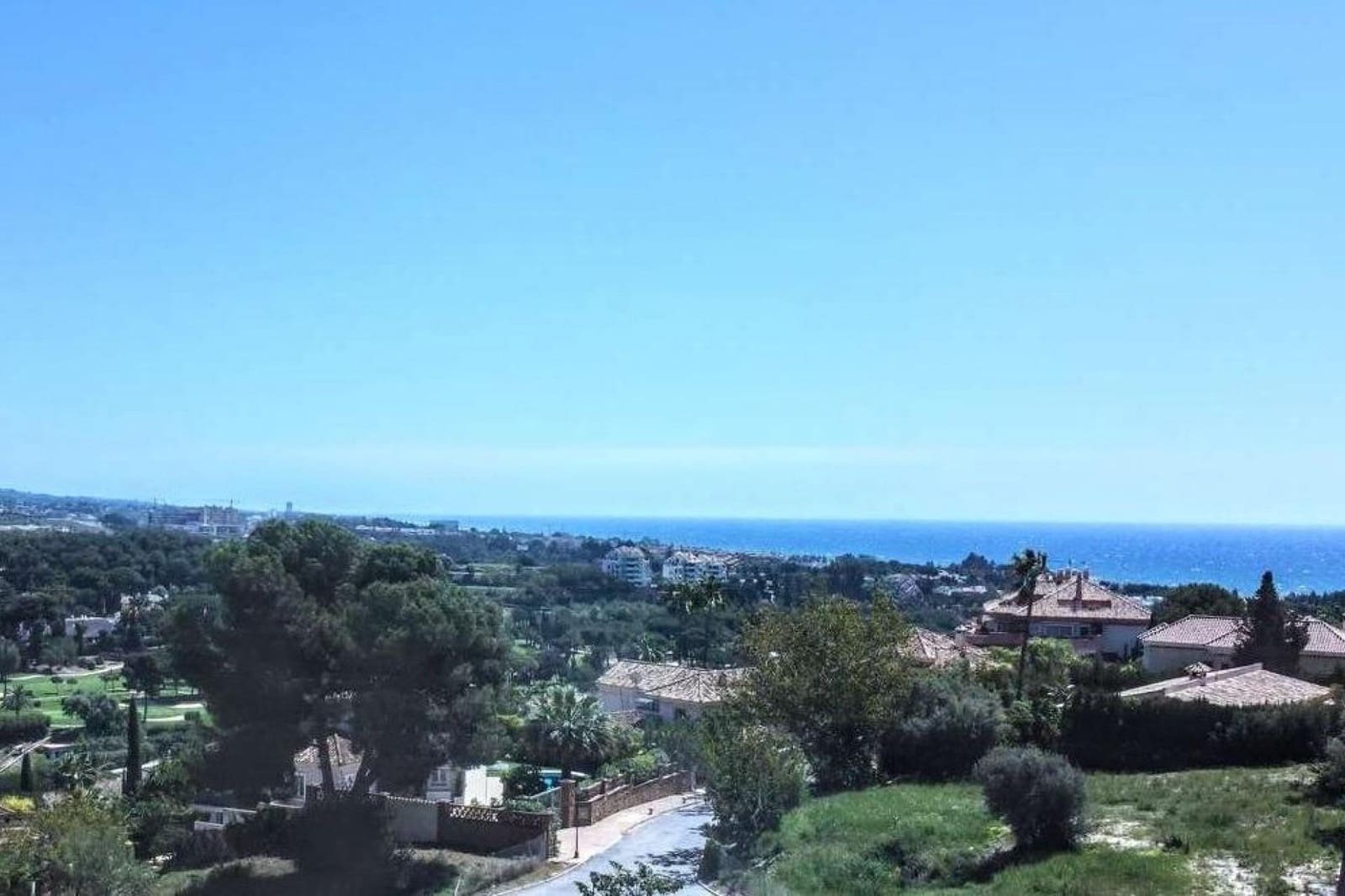 Apartamento de 2 habitaciones en Marbella en venta con piscina - 985.000 € (Ref: 8222663)