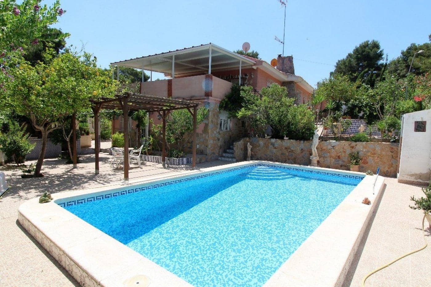 5 bedroom Villa for sale in Los Balcones with pool garage - € 470,000 (Ref: 8979194)