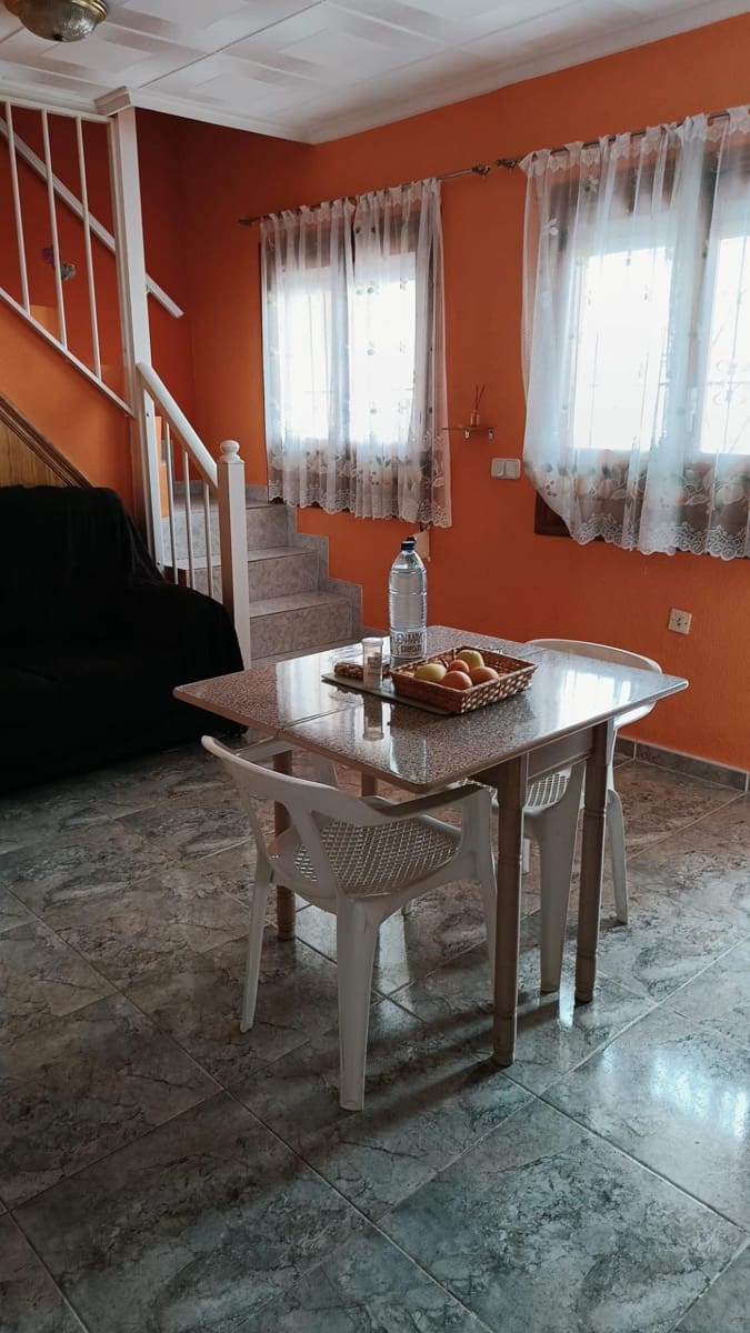 2 soveværelse Rækkehus til salg i La Marina - € 110.000 (Ref: 8992388)