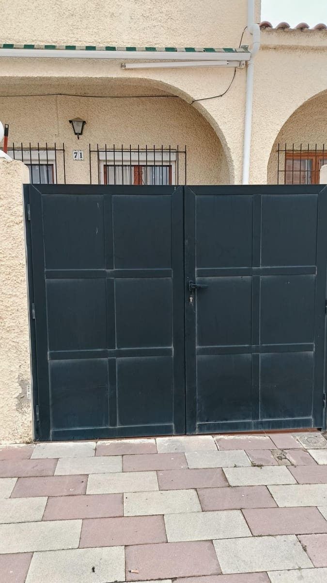 2 soveværelse Rækkehus til salg i La Marina - € 110.000 (Ref: 8992388)