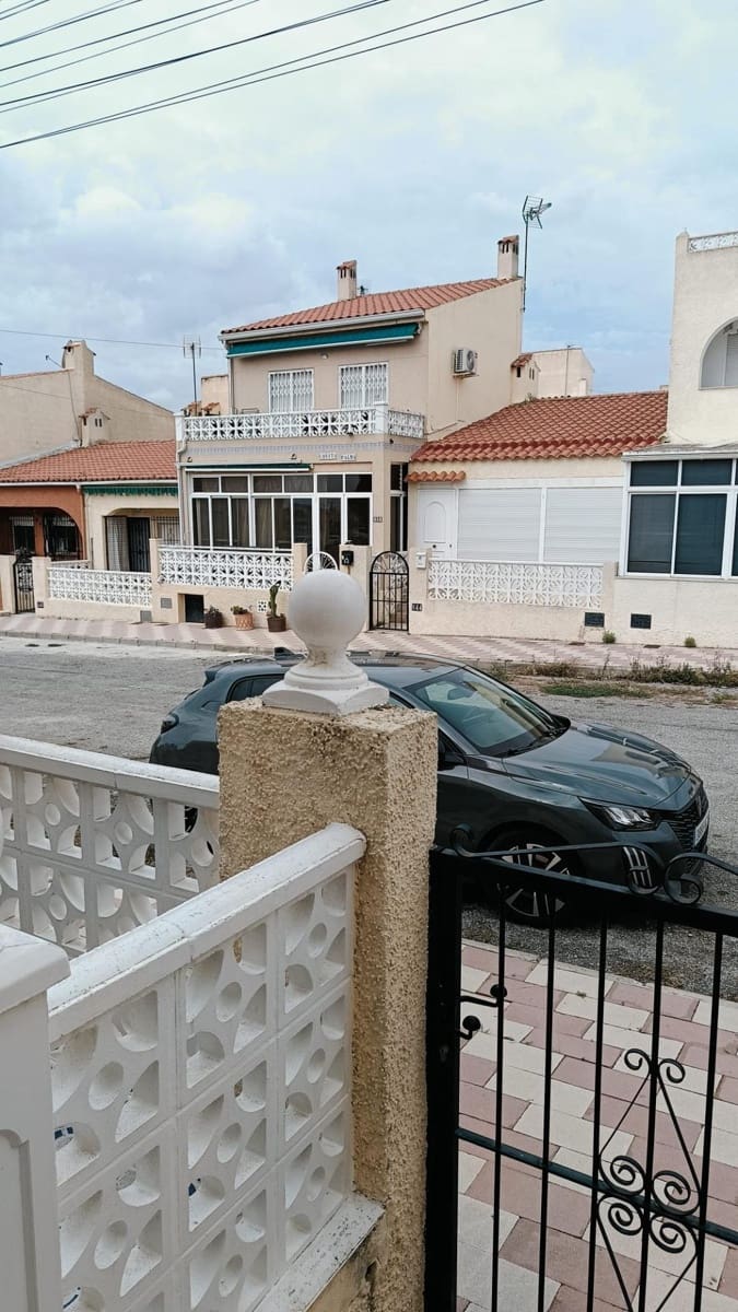 2 soveværelse Rækkehus til salg i La Marina - € 110.000 (Ref: 8992388)