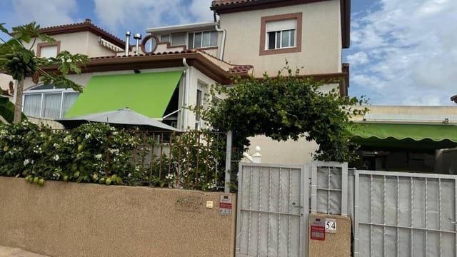 4 soverom Rekkehus til salgs i La Marina, Elche / Elx med svømmebasseng - € 199 000 (Ref: 9206833)