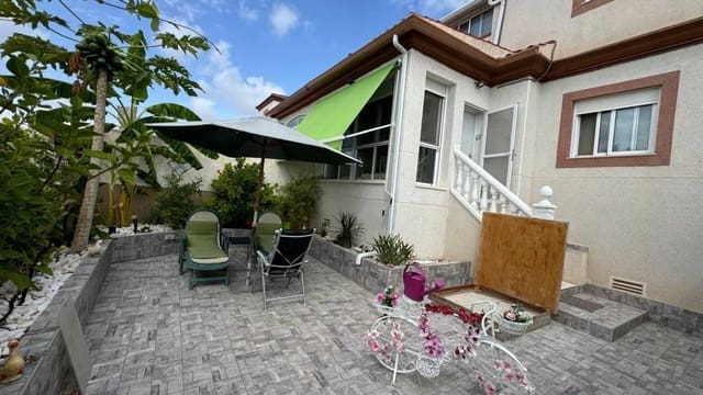 4 soverom Rekkehus til salgs i La Marina, Elche / Elx med svømmebasseng - € 199 000 (Ref: 9206833)