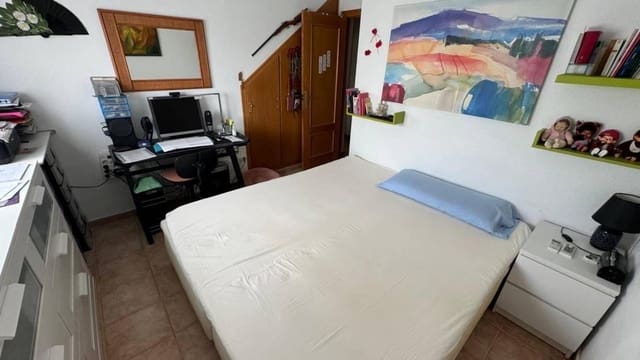4 soverom Rekkehus til salgs i La Marina, Elche / Elx med svømmebasseng - € 199 000 (Ref: 9206833)