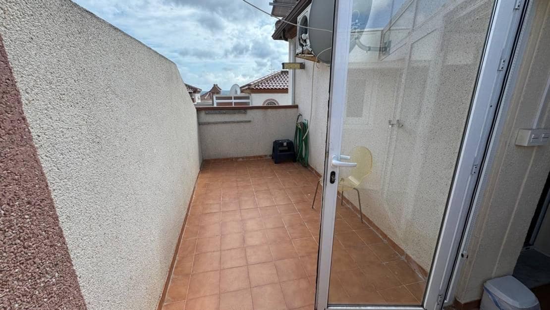 4 soveværelse Rækkehus til salg i La Marina med swimmingpool - € 199.000 (Ref: 9206833)