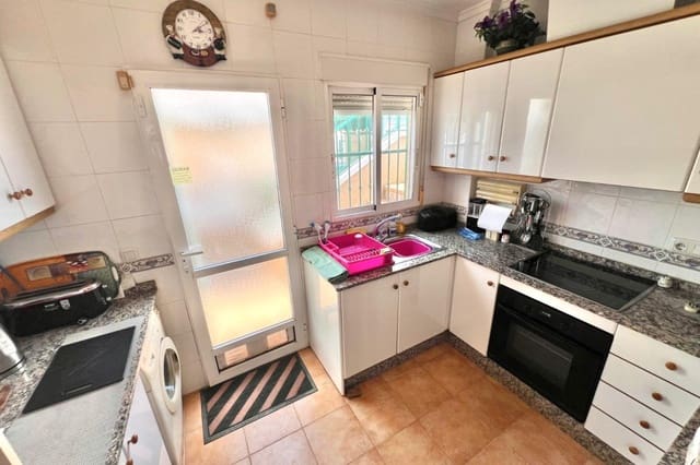 2 soverom Rekkehus til salgs i La Marina, Elche / Elx med svømmebasseng - € 169 000 (Ref: 9219974)