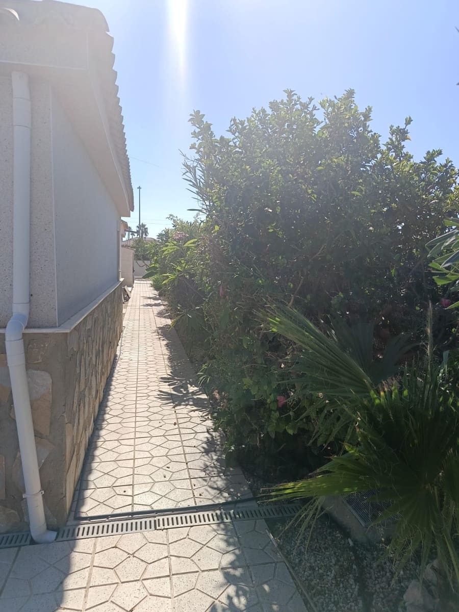 3 Zimmer Villa zu verkaufen in La Marina mit Pool Garage - 475.000 € (Ref: 9227045)