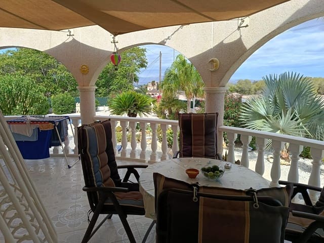 3 Zimmer Villa zu verkaufen in La Marina, Elche / Elx mit Pool Garage - 475.000 € (Ref: 9227045)