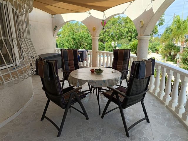 3 Zimmer Villa zu verkaufen in La Marina, Elche / Elx mit Pool Garage - 475.000 € (Ref: 9227045)