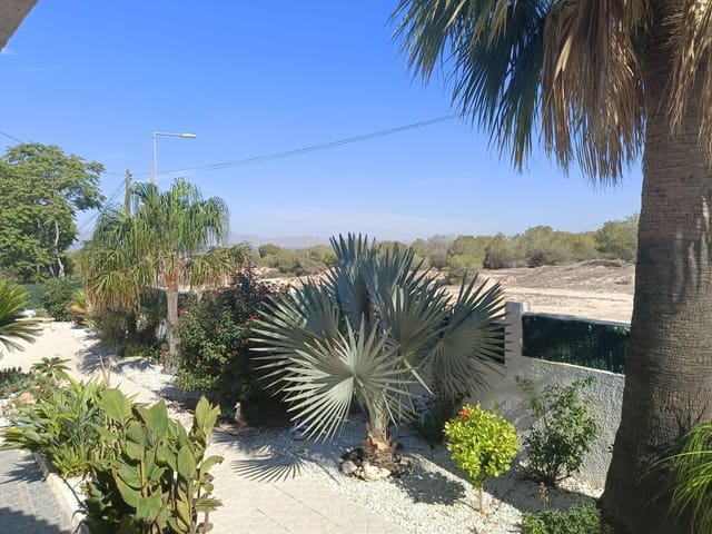 3 Zimmer Villa zu verkaufen in La Marina, Elche / Elx mit Pool Garage - 475.000 € (Ref: 9227045)