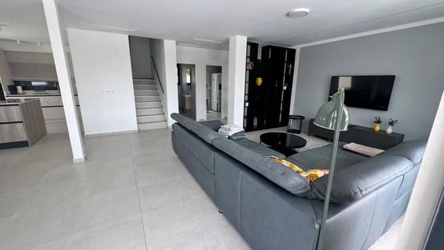 4 chambre Villa/Maison à vendre à El Pinet, Elche / Elx avec piscine - 650 000 € (Ref: 9228555)