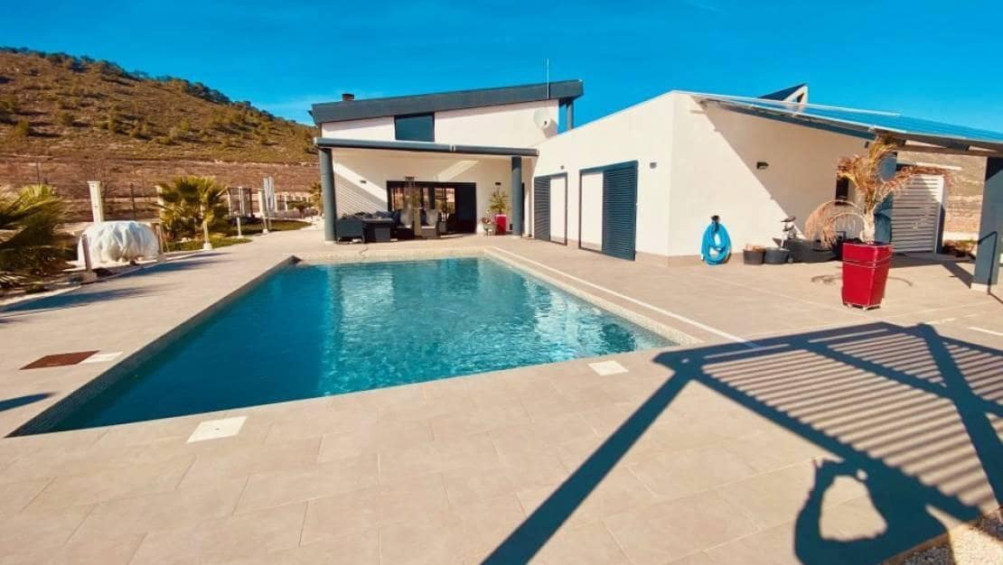 3 bedroom Villa for sale in Pinoso with pool - € 349,000 (Ref: 9232922)